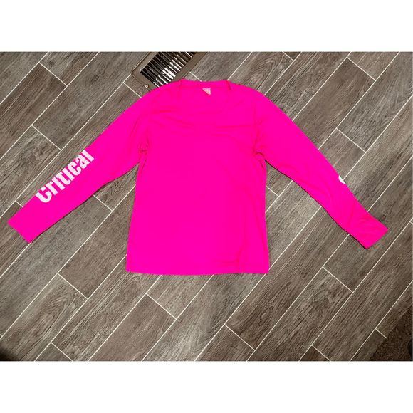 Hot pink shirt critical care. Sport tech. Medium long sleeve - Picture 3 of 15